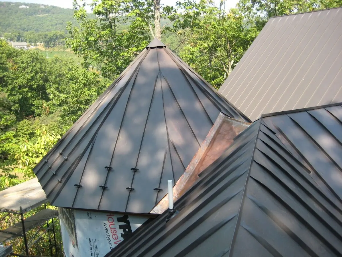 Professional Roof Tarp Installation by Craftsman Roofing in Cash Corner
